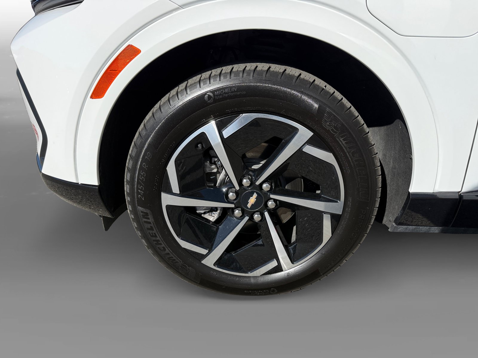 Used 2024 Summit White Chevrolet LT image 9