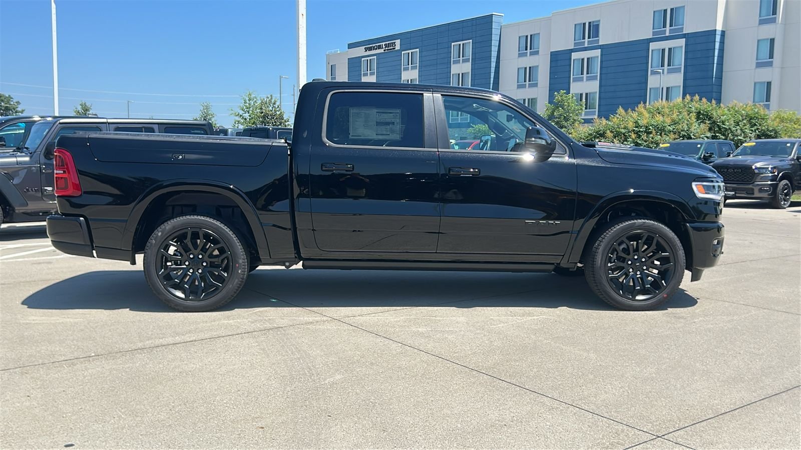 New 2026 Diamond Black Crystal Pearl-Coat Exterior Paint RAM Limited image 3