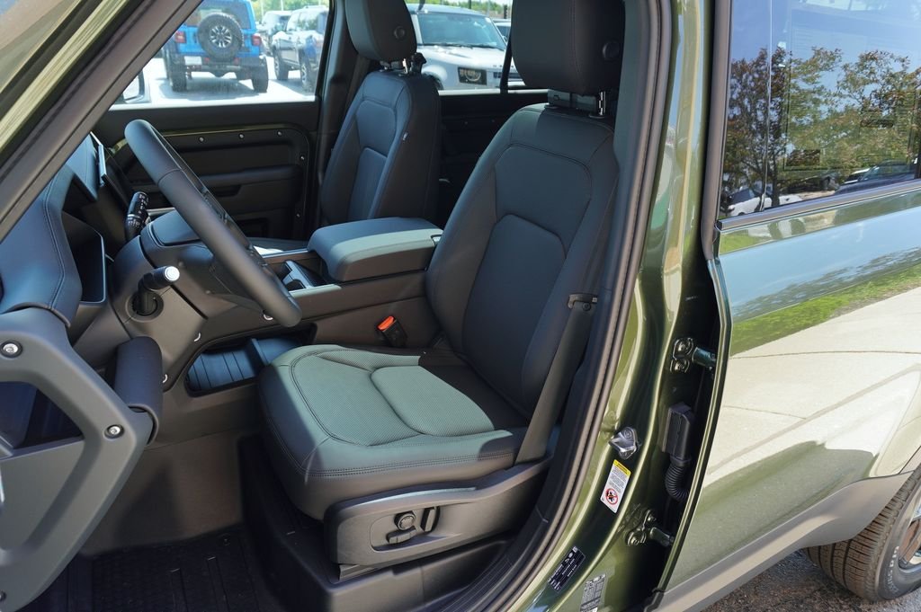Used 2026 Green Land Rover S image 13