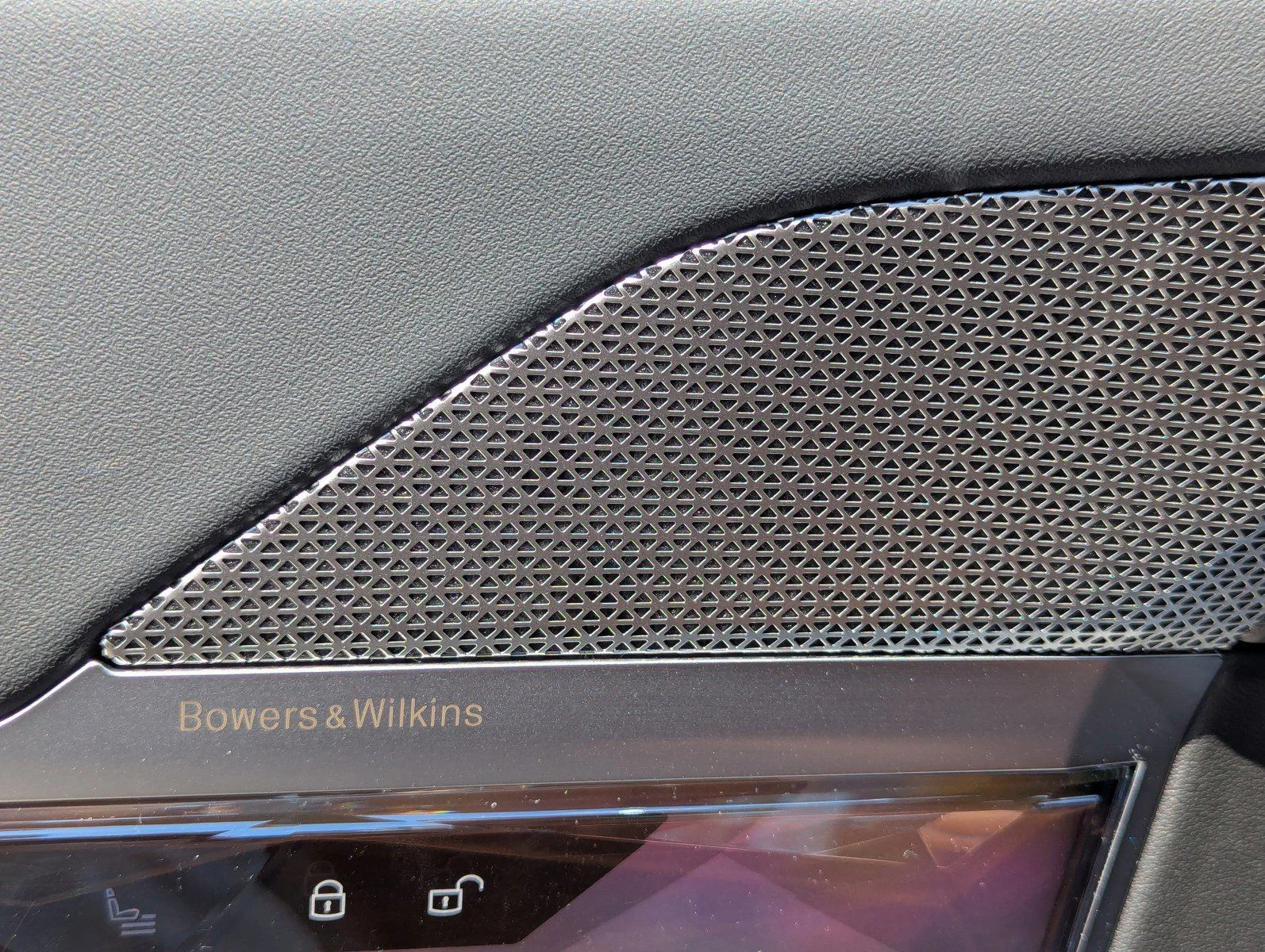 New 2026 Mineral White Metallic BMW 760i xDrive image 19