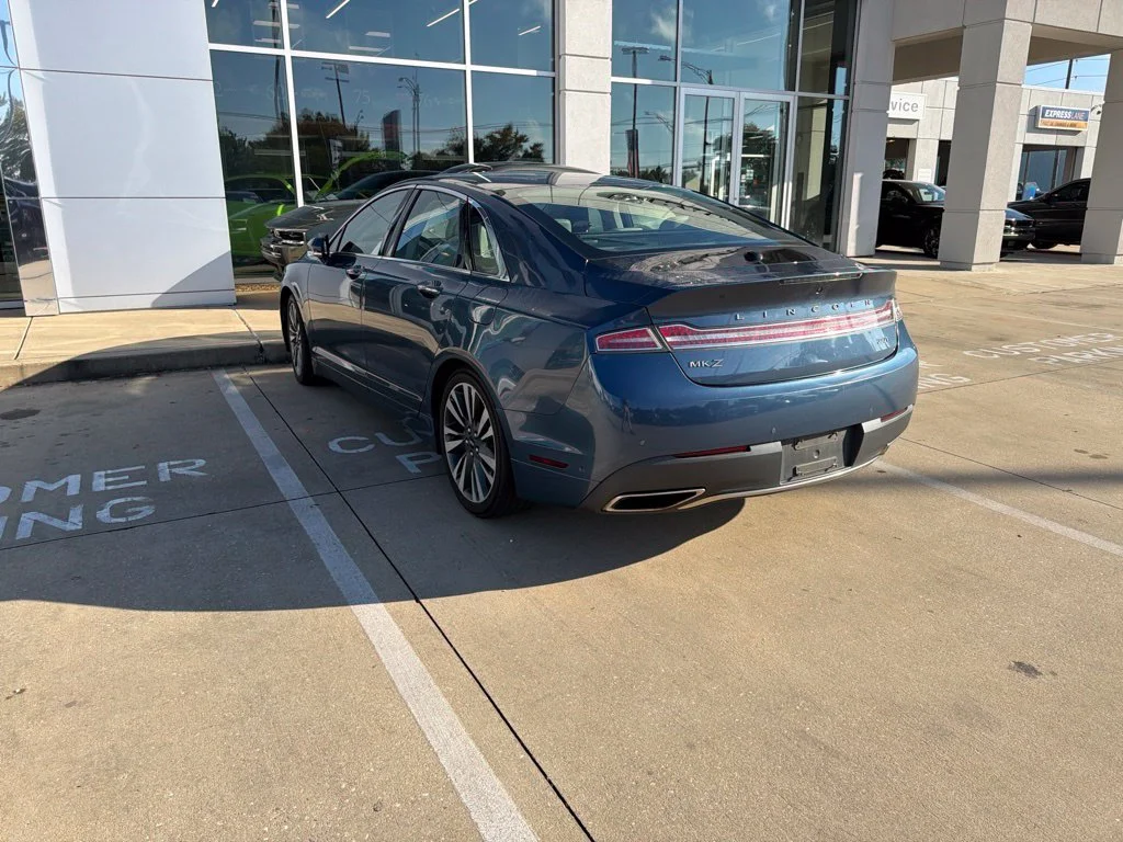 Used 2019 Blue Lincoln Reserve image 11