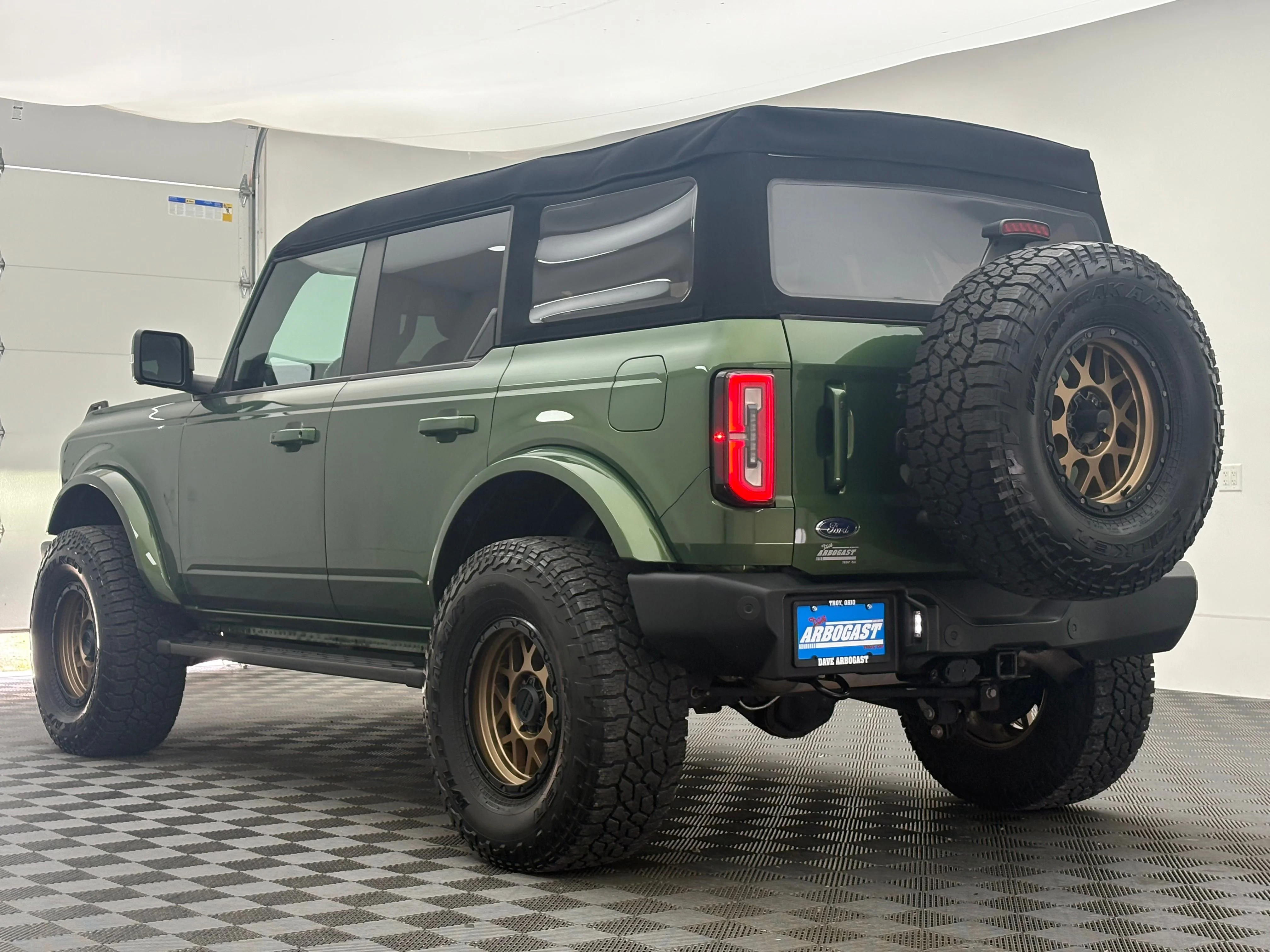Used 2023 Eruption Green Metallic Ford Outer Banks image 10