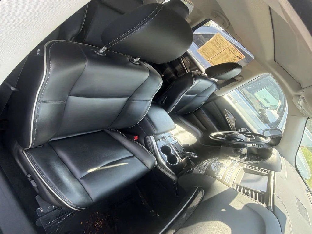 Used 2019 Black INFINITI PURE image 30