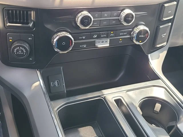 Used 2024 White Ford XLT image 25