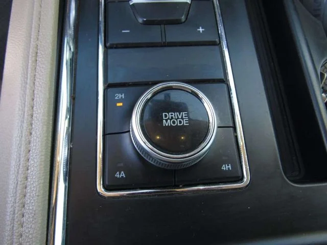 Used 2022 White Metallic Ford XLT image 24