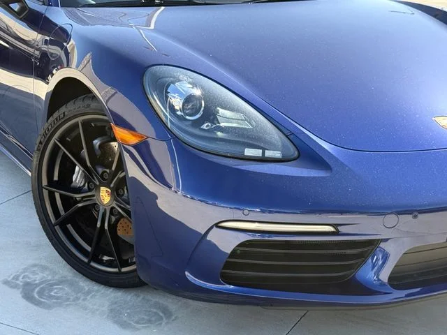 Used 2020 Gentian Blue Metallic Porsche Base image 4