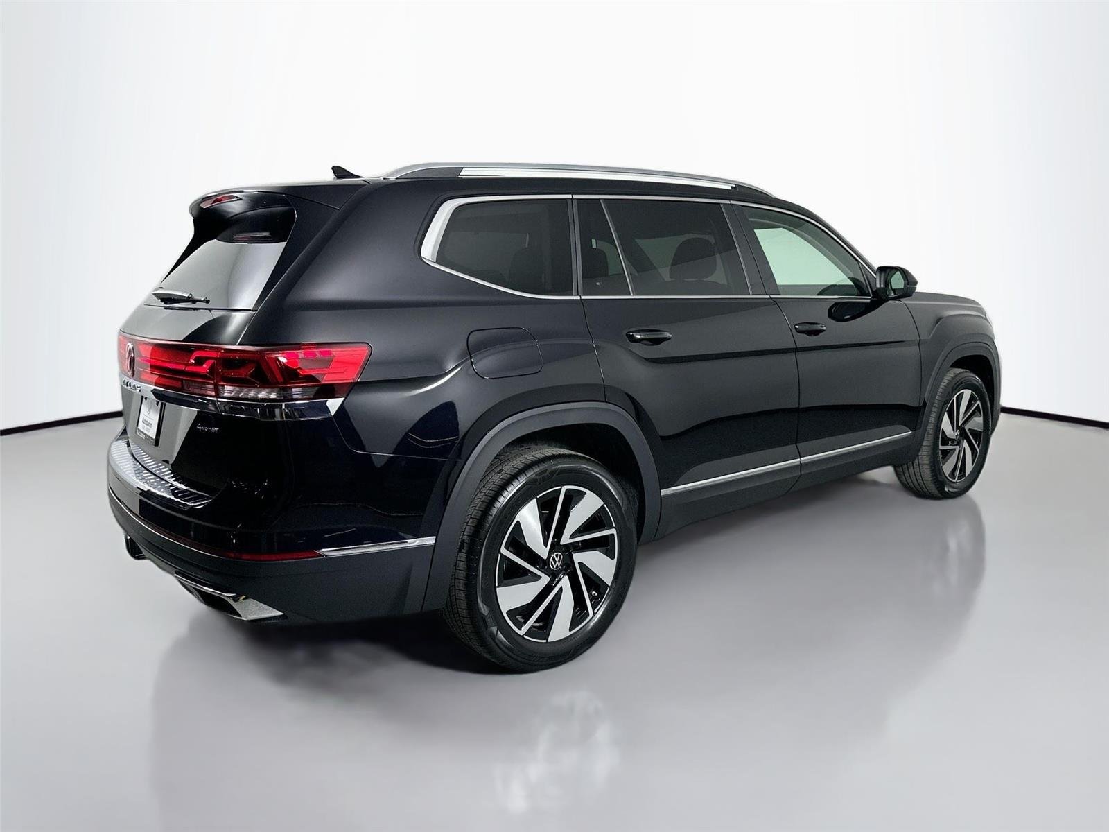 New 2026 Deep Black Pearl Volkswagen 2.0T SEL image 5