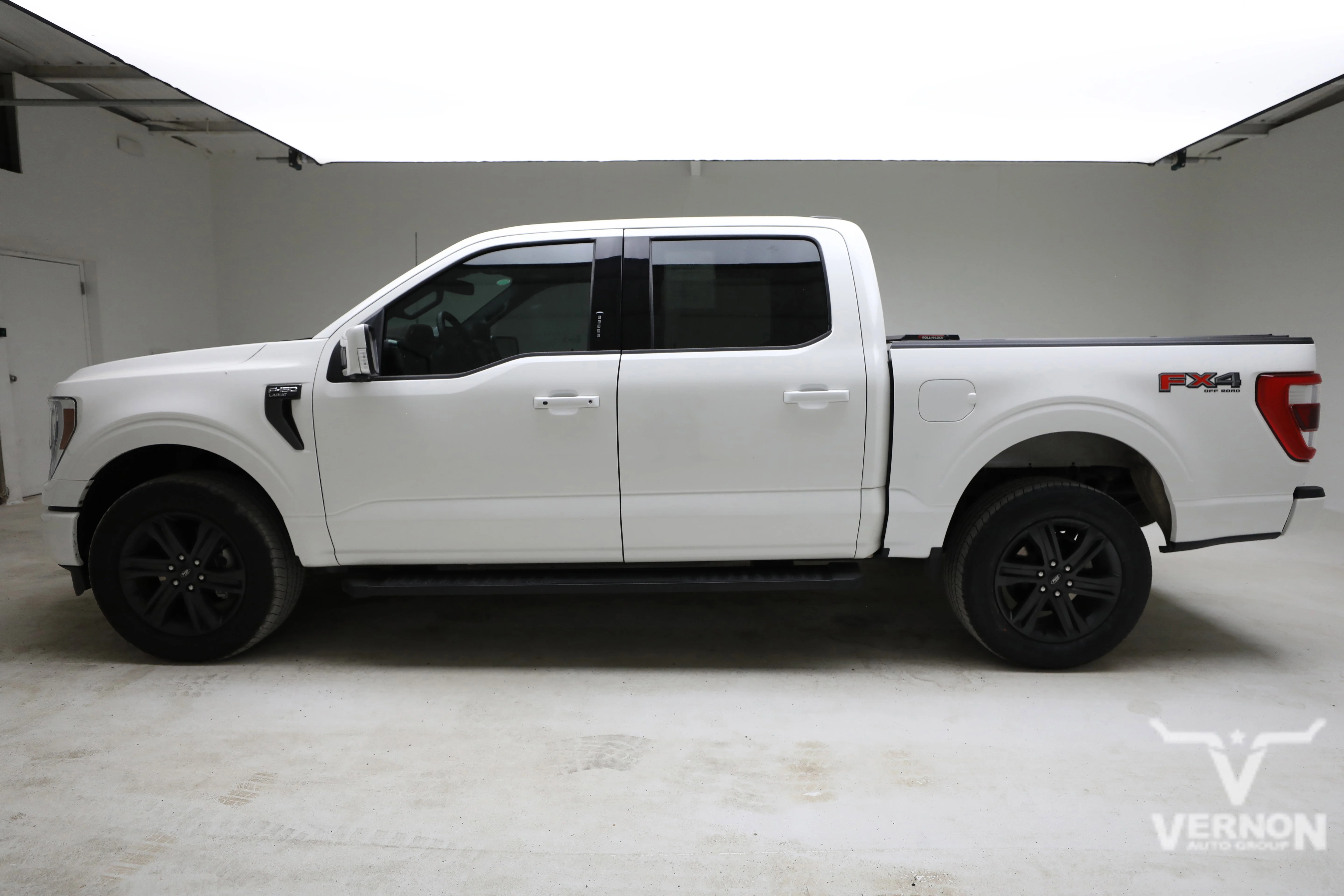 Pre-Owned 2023 Ford F-150 Lariat Crew Cab 4x4 Fx4