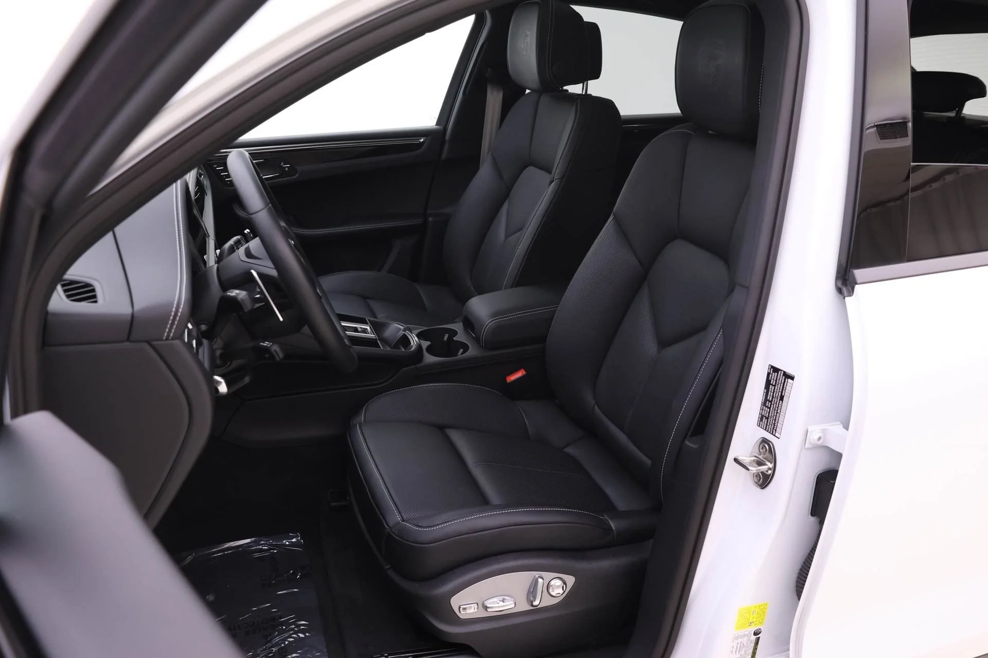 Used 2025 White Porsche  image 5