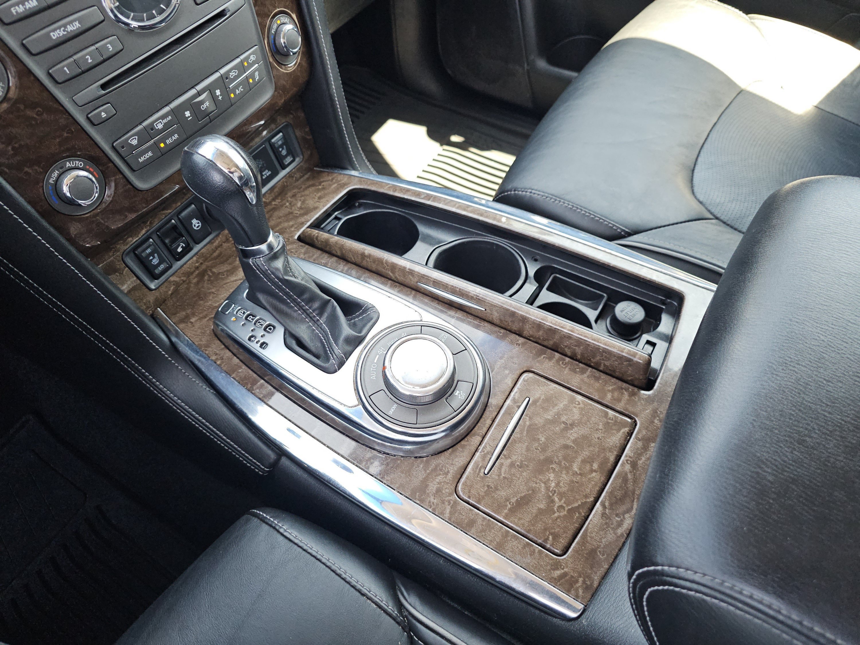 Used 2015 Black Obsidian INFINITI Base image 36