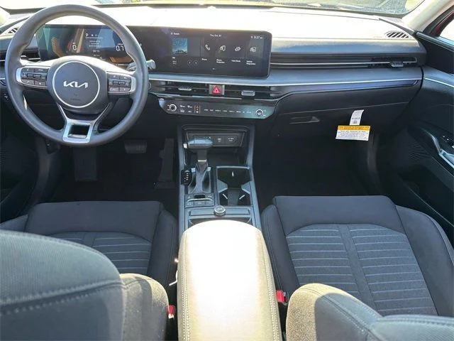 2025 Kia K5 LXS - Photo 7