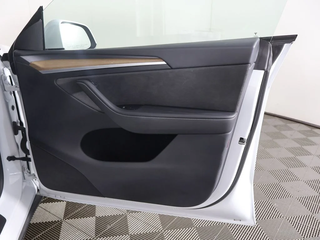 Used 2023 White Tesla Long Range image 26