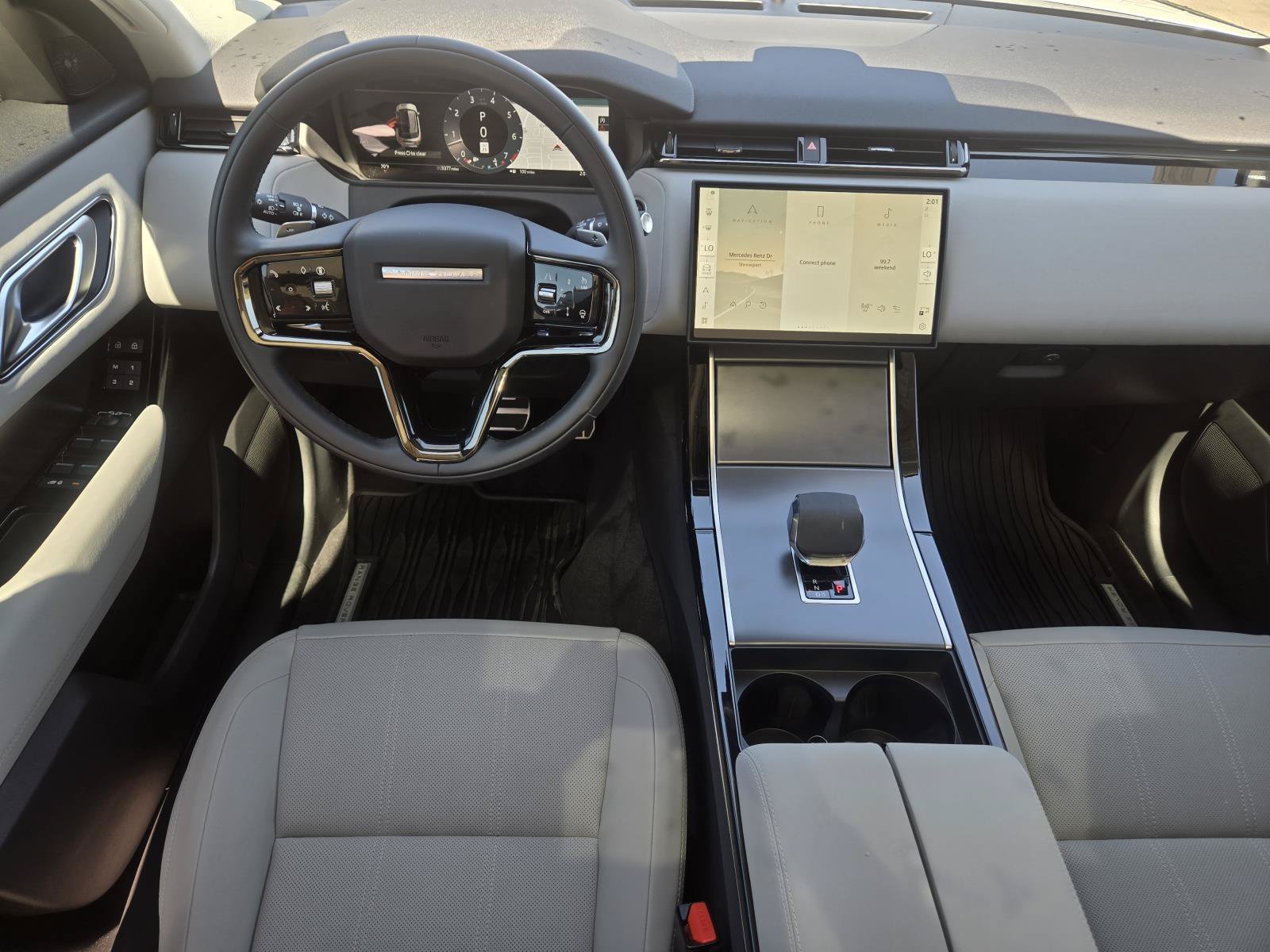 Used 2025 Fuji White Land Rover Dynamic SE image 36