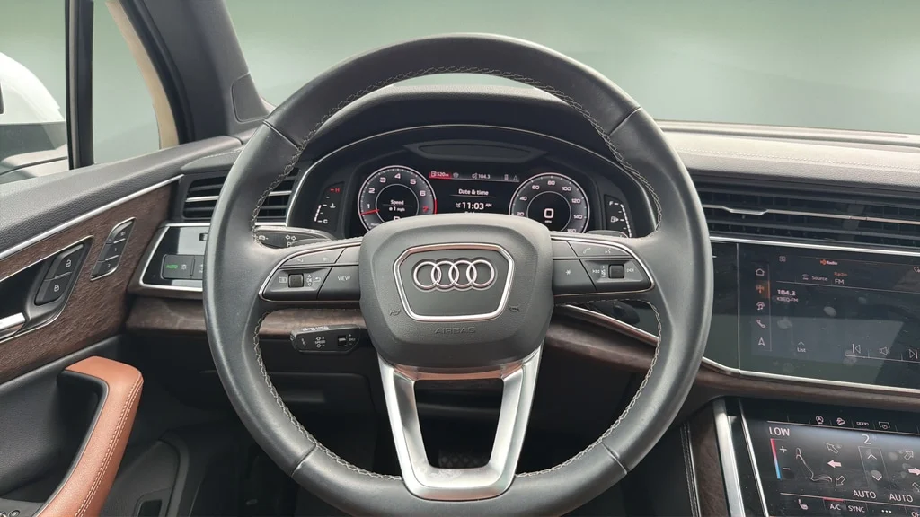 Used 2025 Carrara White Audi 55 Premium image 9