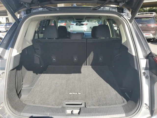 Used 2024 Gray Nissan SV image 5