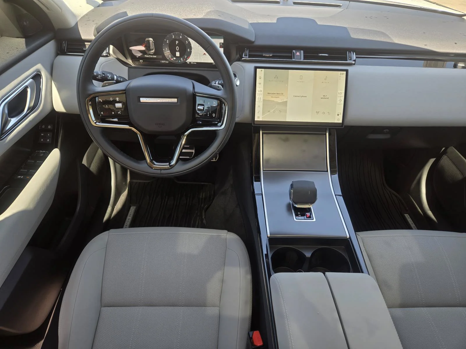 Certified Used 2025 Fuji White Land Rover Dynamic SE image 36