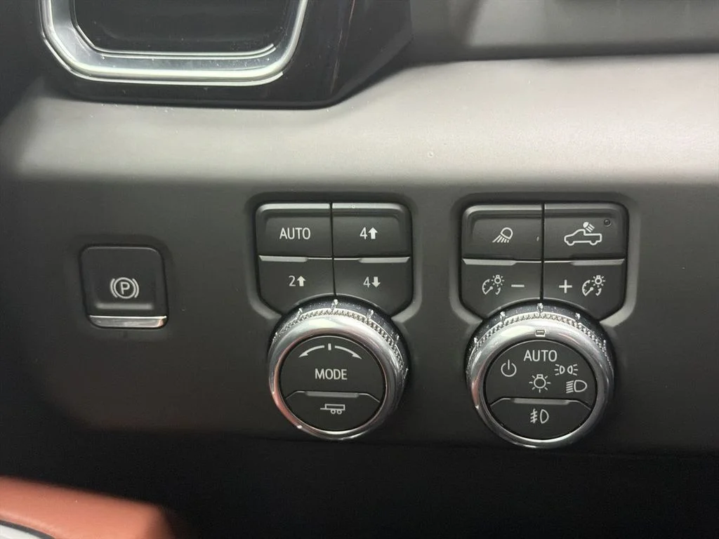 Used 2026 Black GMC Denali Ultimate image 18