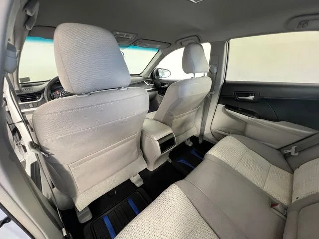 Used 2014 White Toyota LE image 12