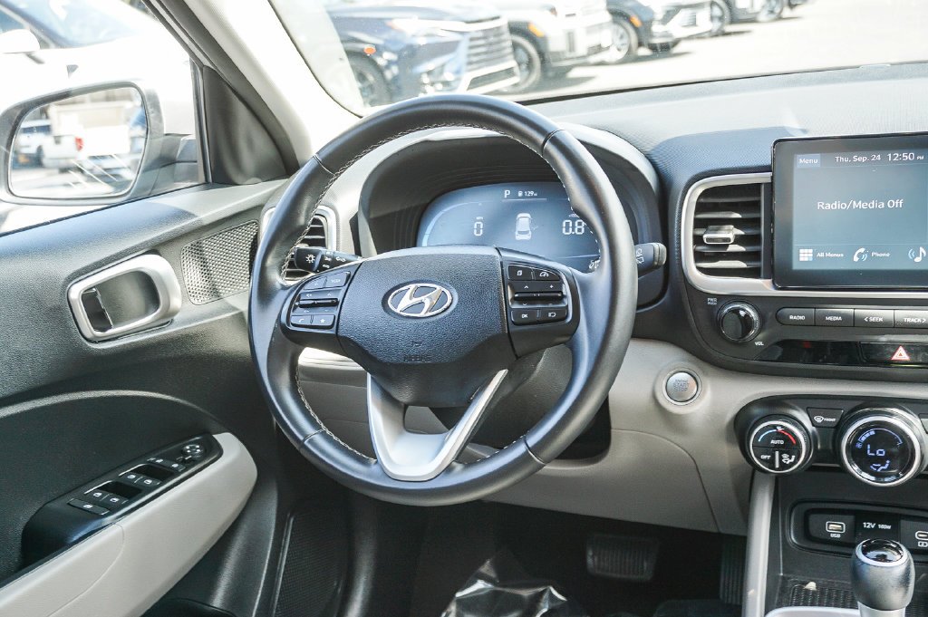 Used 2024 Silver Hyundai SEL image 17