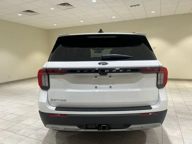 New 2026 Star White Metallic Tri-Coat Ford Active image 36