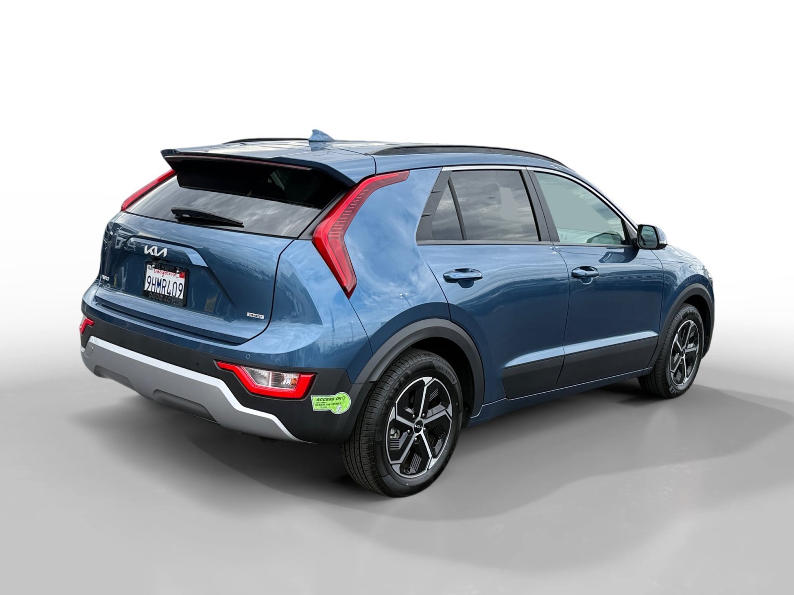 Used 2023 Mineral Blue Kia EX image 5