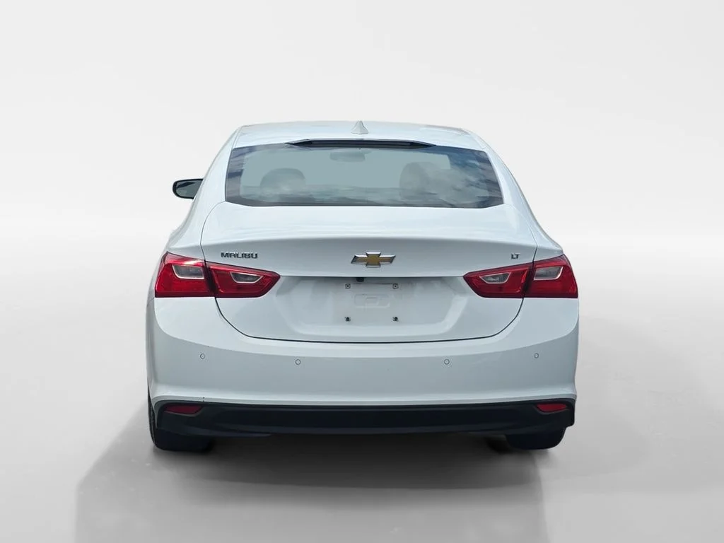 Used 2025 Summit White Chevrolet LT image 7