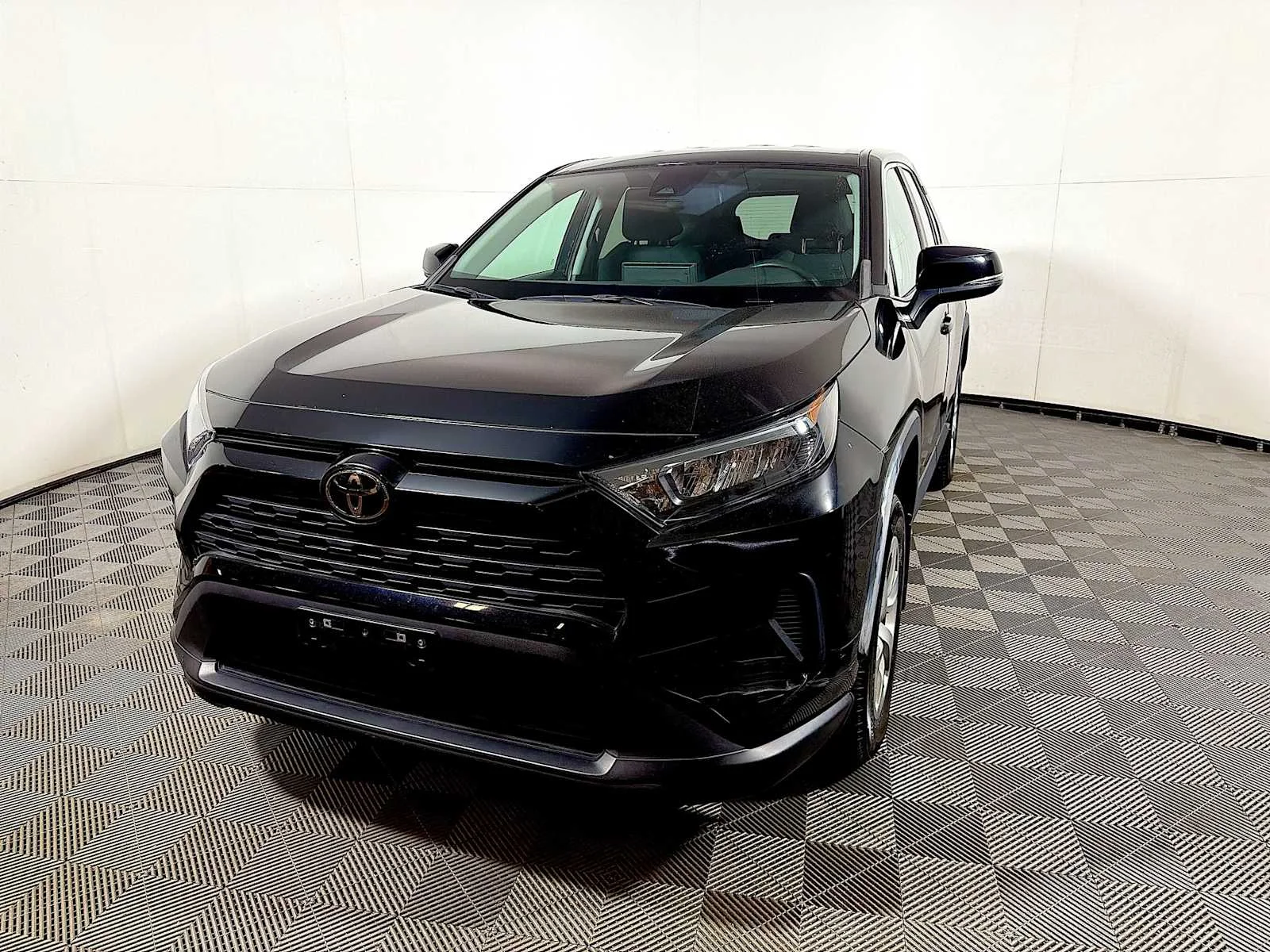 Used 2022 Midnight Black Metallic Toyota LE image 3