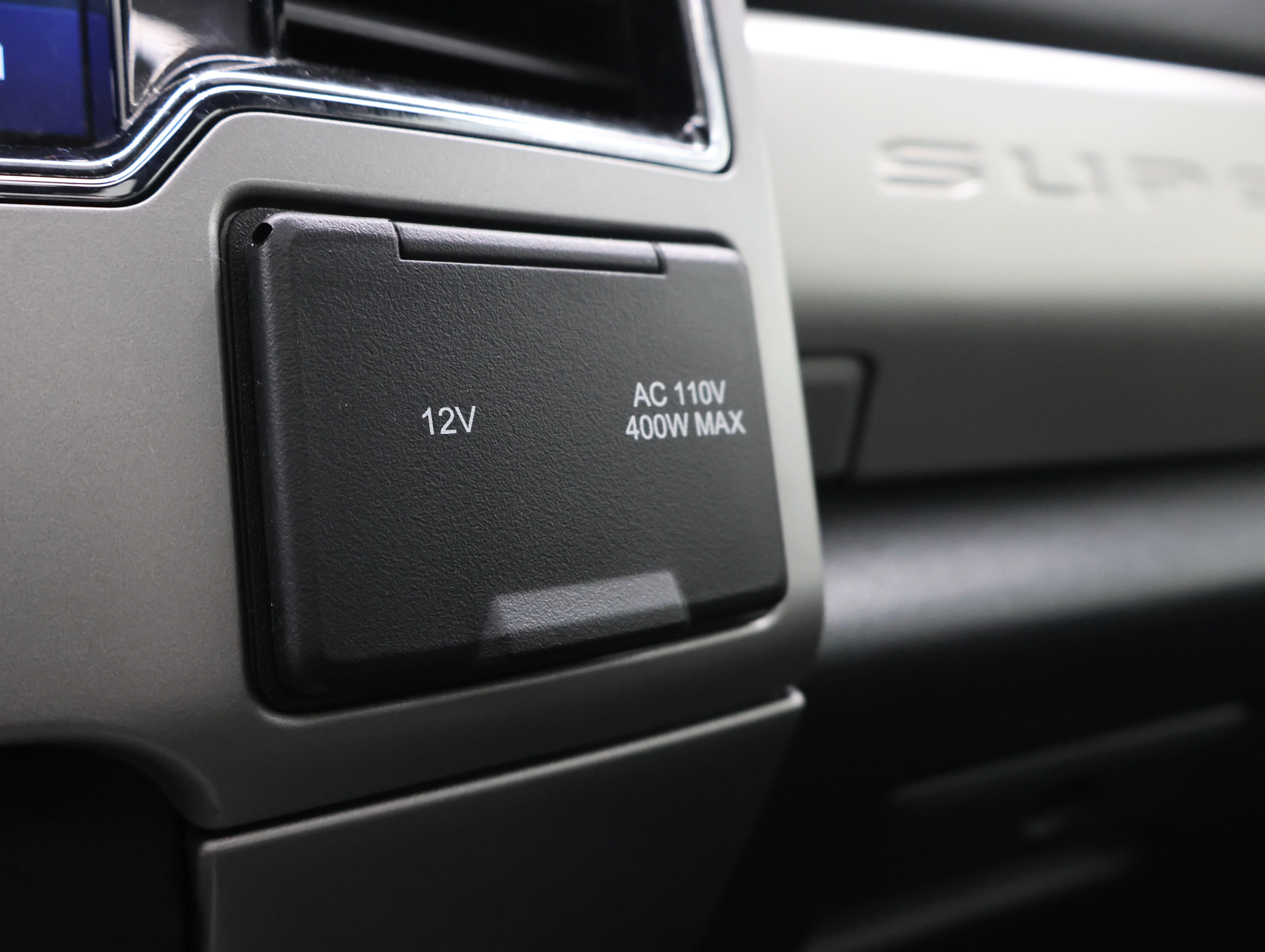 Used 2022 Agate Black Metallic Ford Lariat image 47