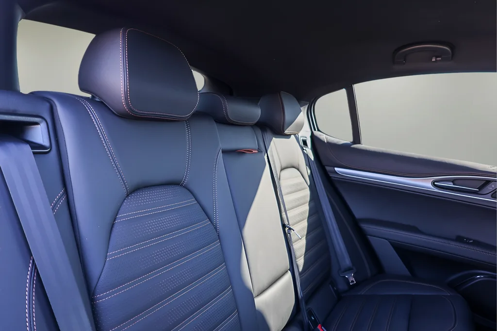 2025 Alfa Romeo Stelvio Intensa - Photo 20