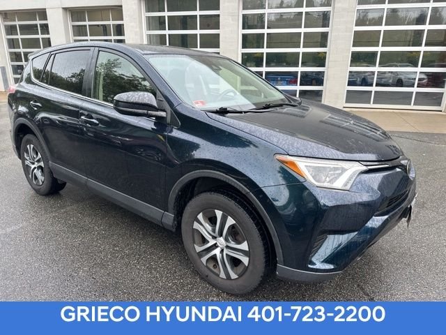 2018 Toyota RAV4 LE AWD's photo