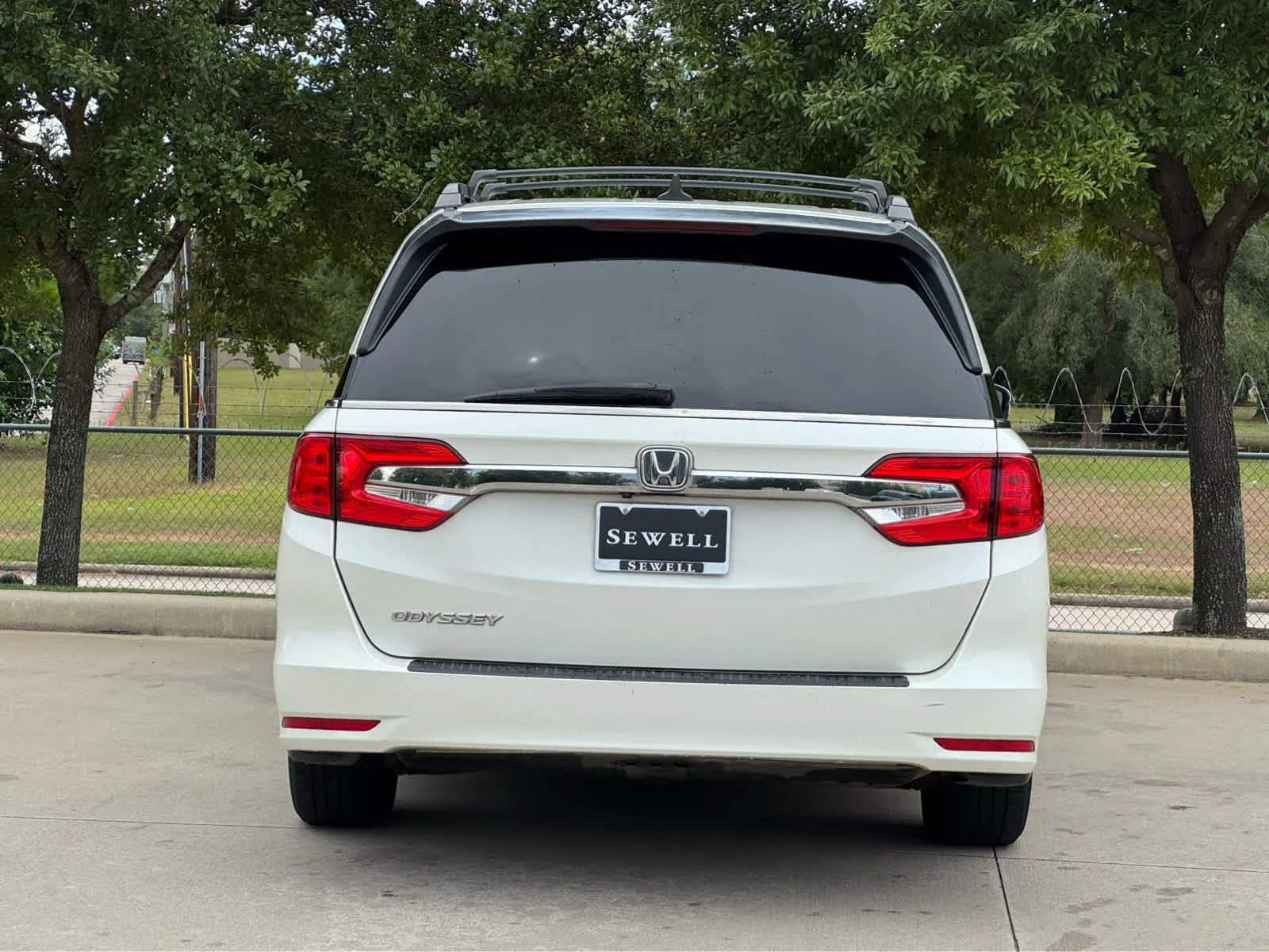 Used 2018 White Diamond Pearl Honda EX-L image 7