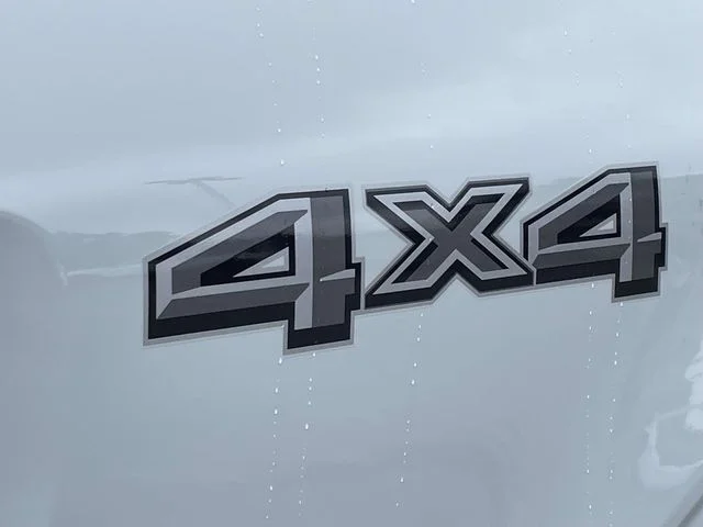 New 2026 Avalanche Ford XLT image 8