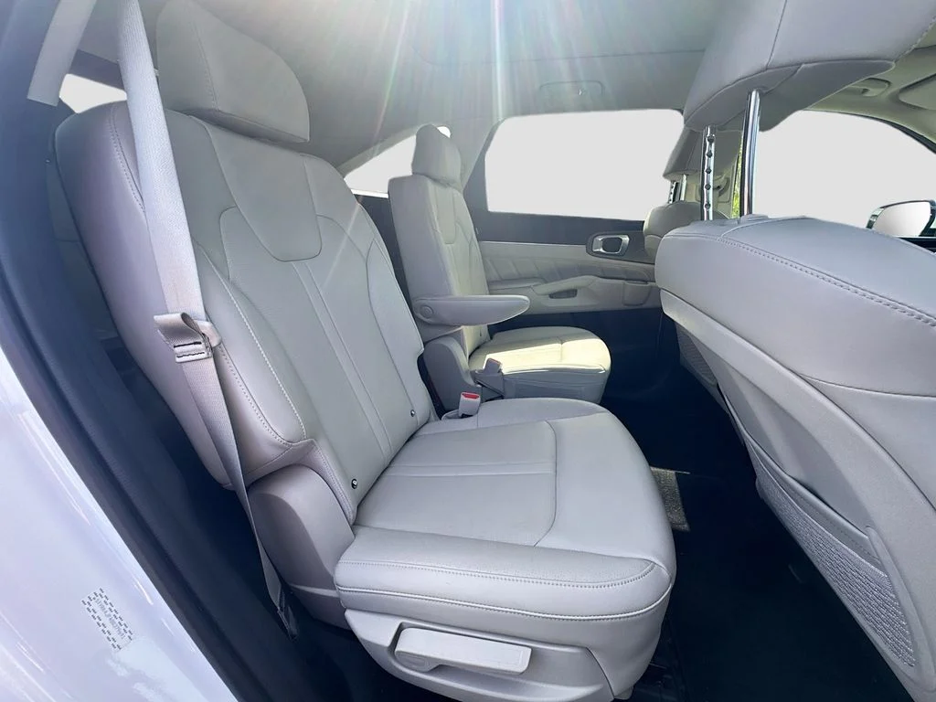 Used 2025 White Kia SX image 32