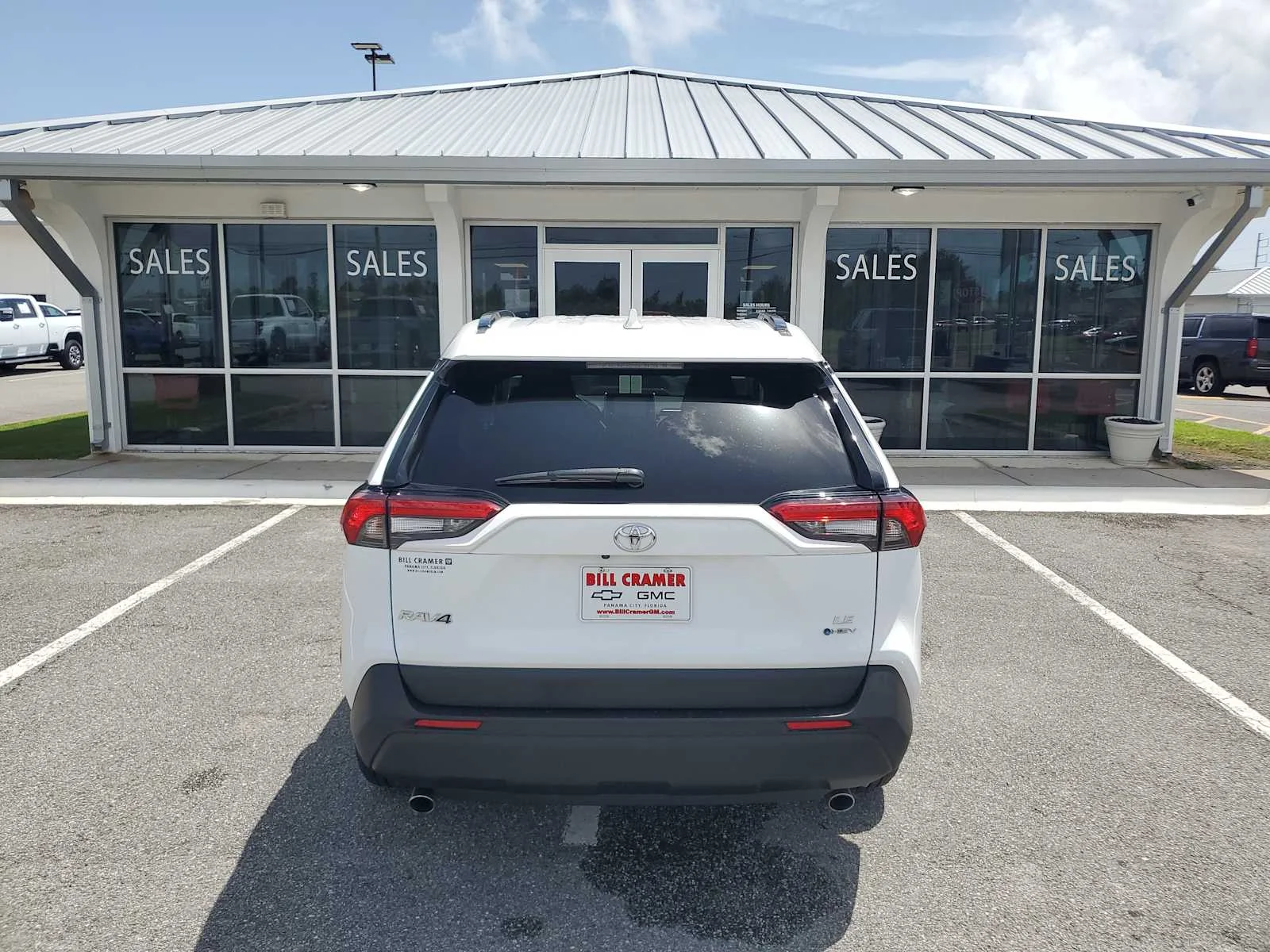 Used 2025 White Toyota Hybrid LE image 4