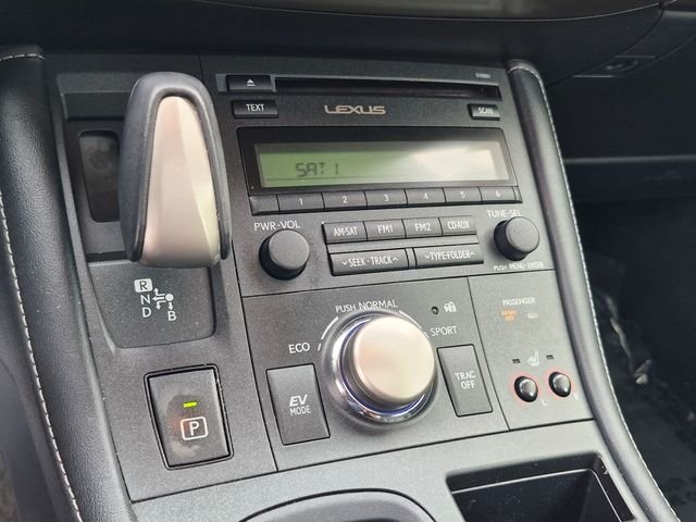 Used 2016 Black Lexus 200h image 18