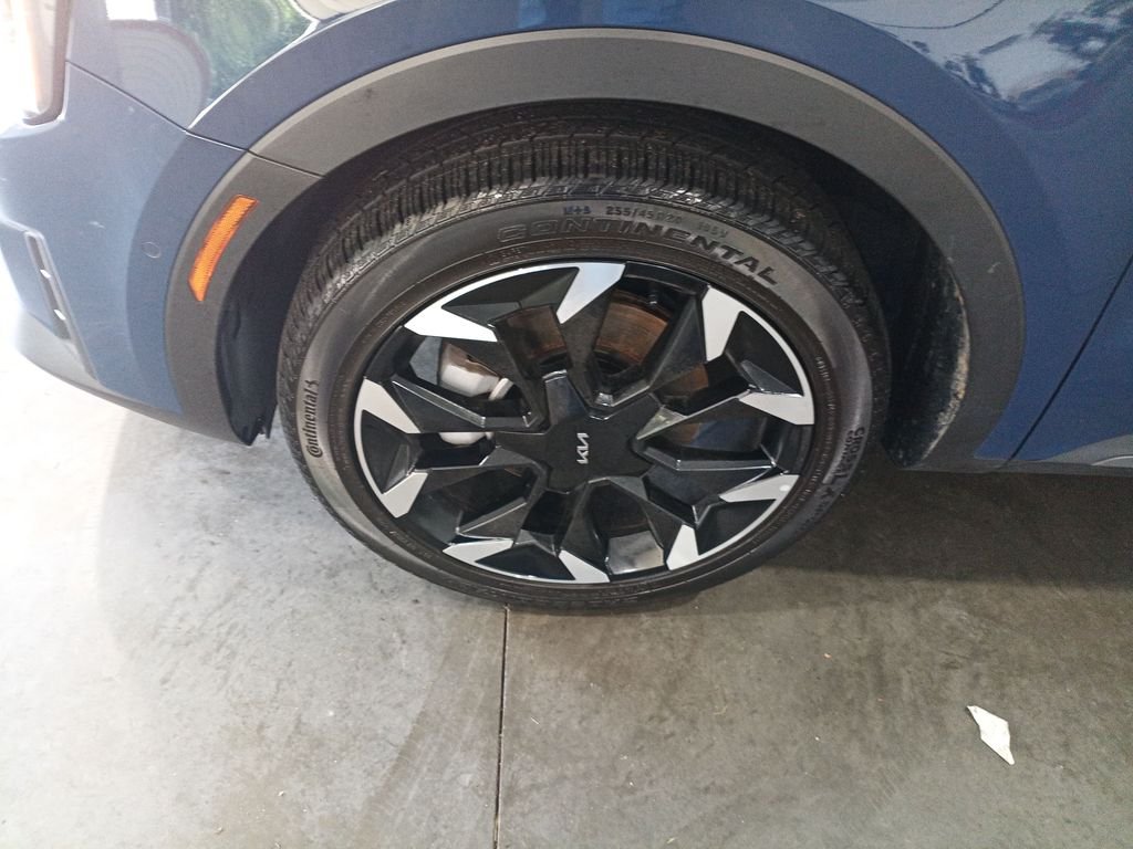 Used 2025 Black Kia SX image 12
