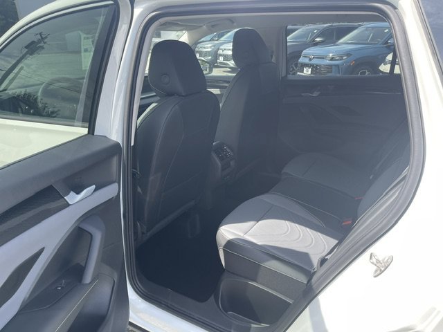 2026 Volkswagen Tiguan SE - Photo 10