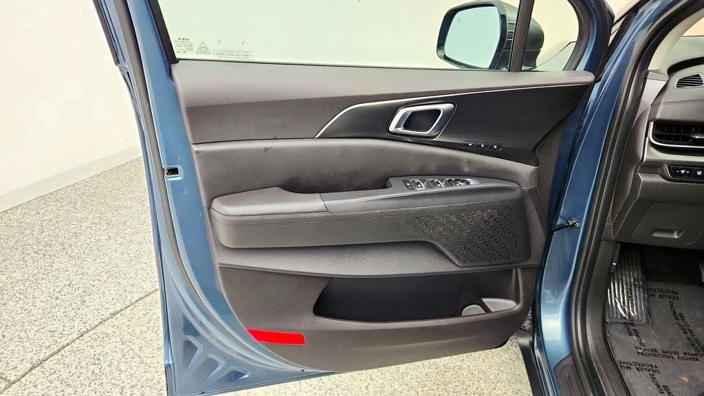 Used 2025 Astra Blue Kia SX FWD Dark Edition w/ Rear Seat Entertainment & Tow Hitch image 11
