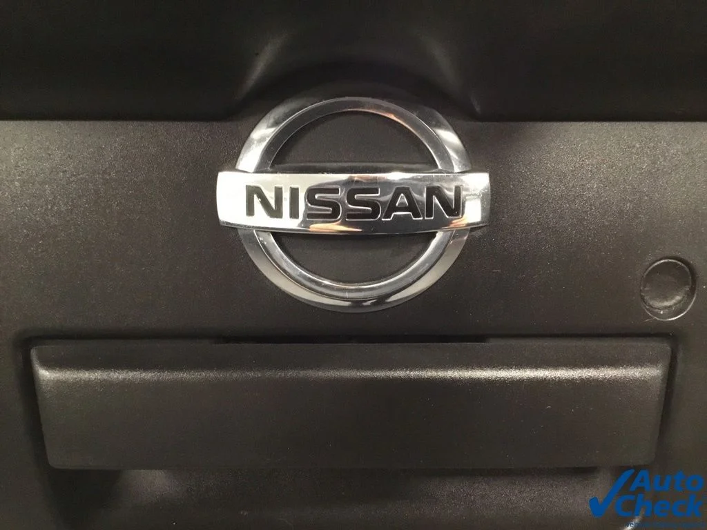Used 2015 Silver Nissan SV image 15