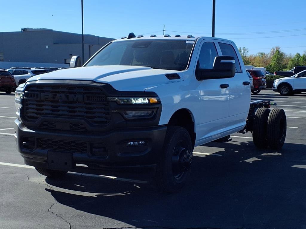 2025 RAM 3500 Chassis Tradesman - Photo 2