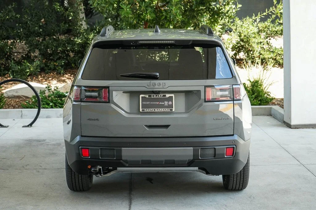 New 2026 Sting-Gray Clearcoat Jeep Limited image 5