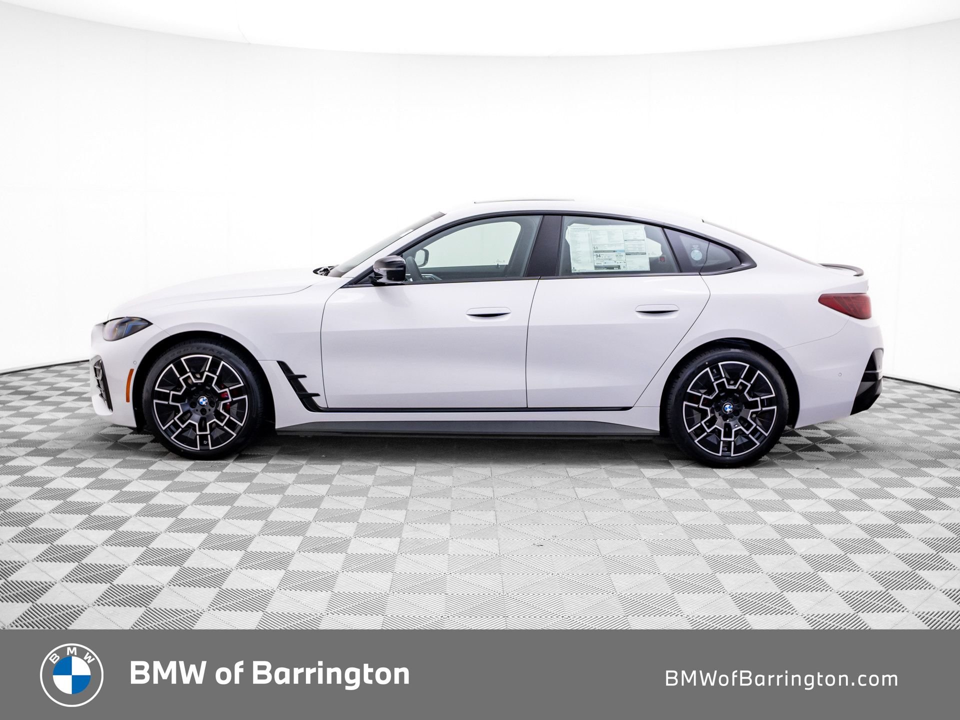 New 2026 Alpine White BMW xDrive40 image 2