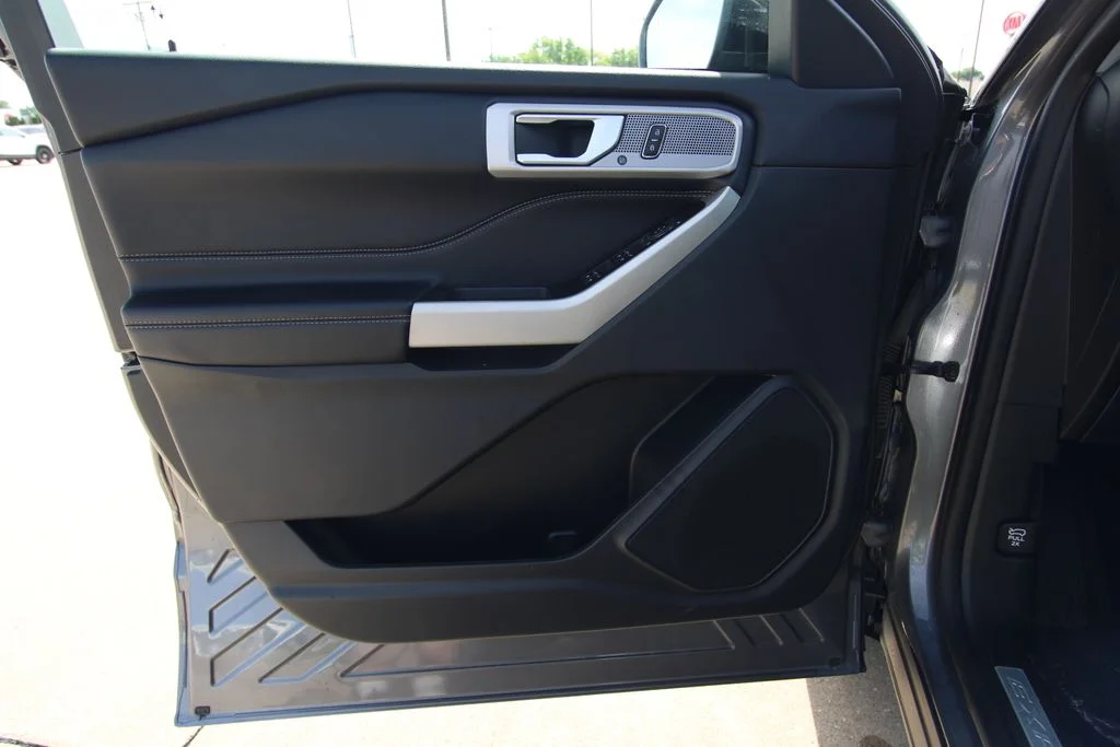 Used 2022 Gray Ford Limited image 42