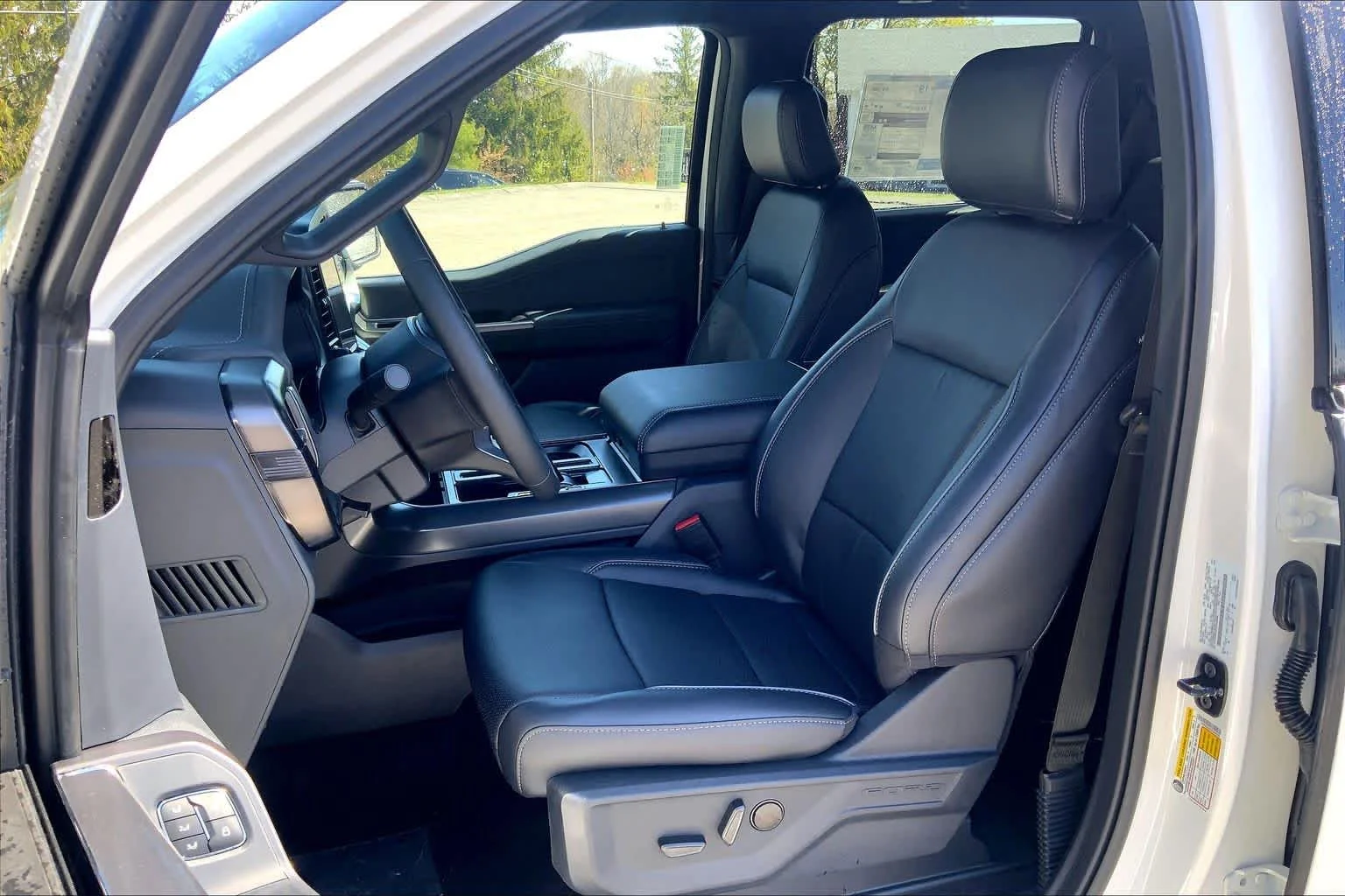New 2026 Star White Metallic Tri-Coat Ford LARIAT image 12