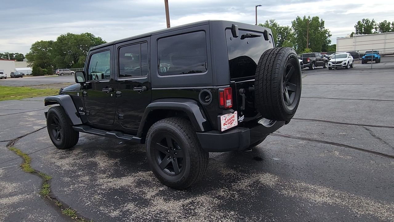 Used 2018 Black Clearcoat Jeep Sahara image 6