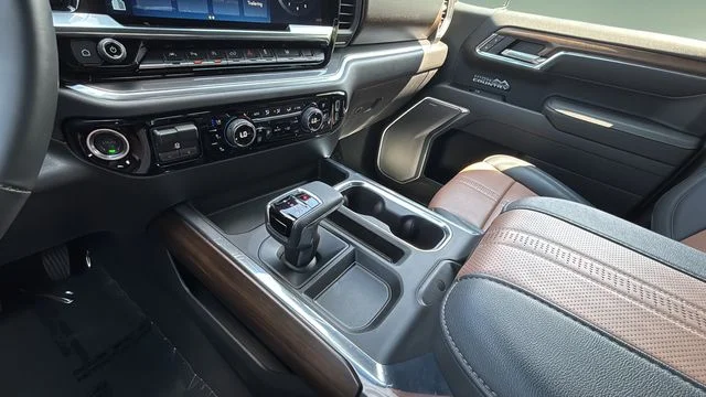 Used 2025 Beige Chevrolet High Country image 14