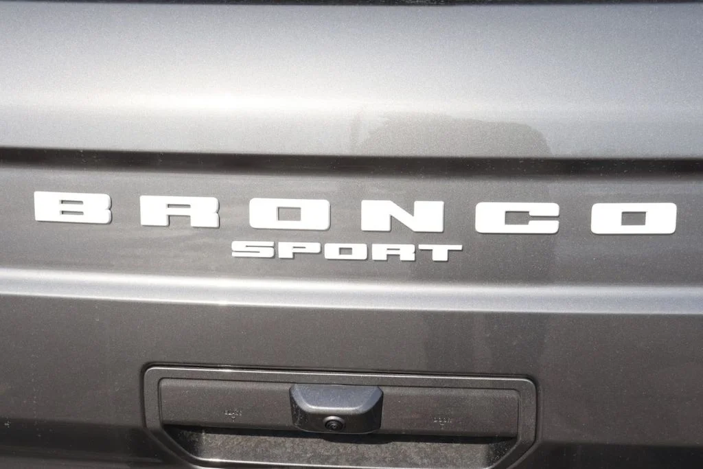New 2025 Carbonized Gray Metallic Ford Outer Banks® image 43