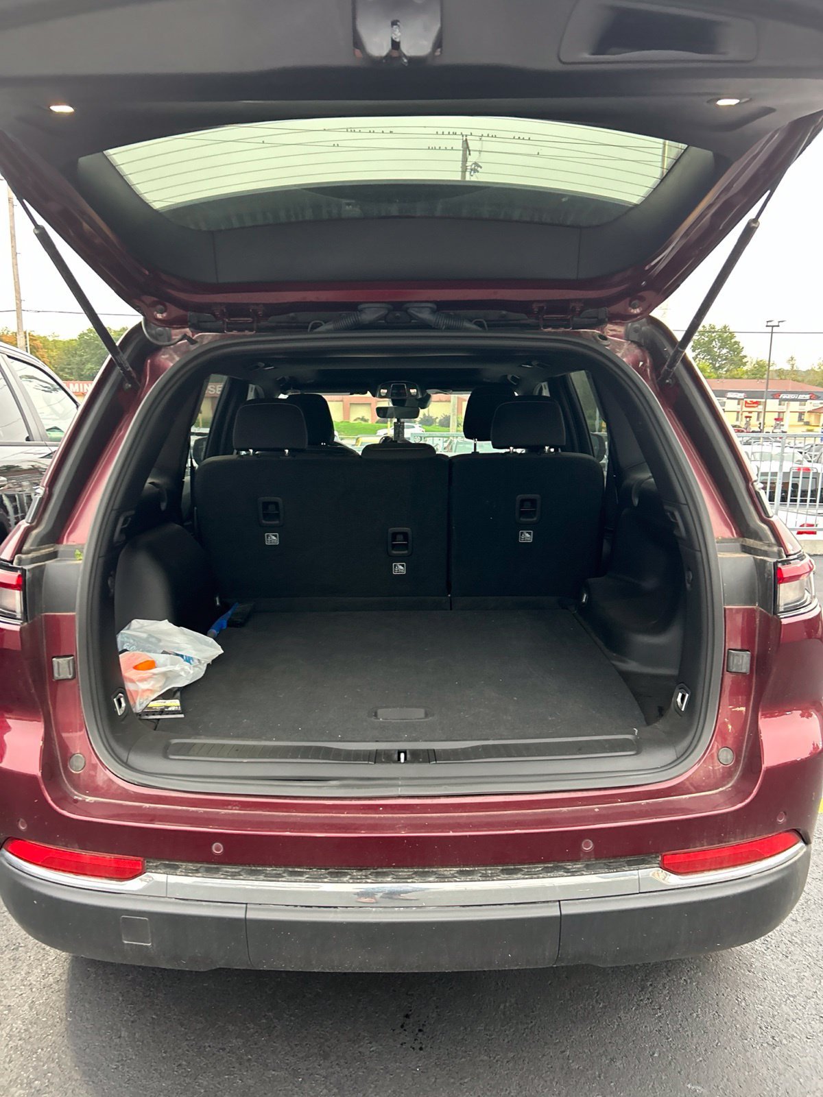 Used 2025 Red Jeep Laredo X image 5