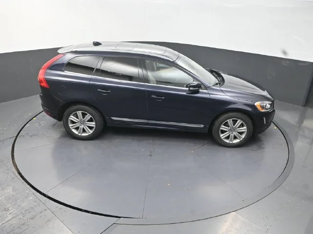 Used 2016 Blue Volvo T6 Drive-E image 30