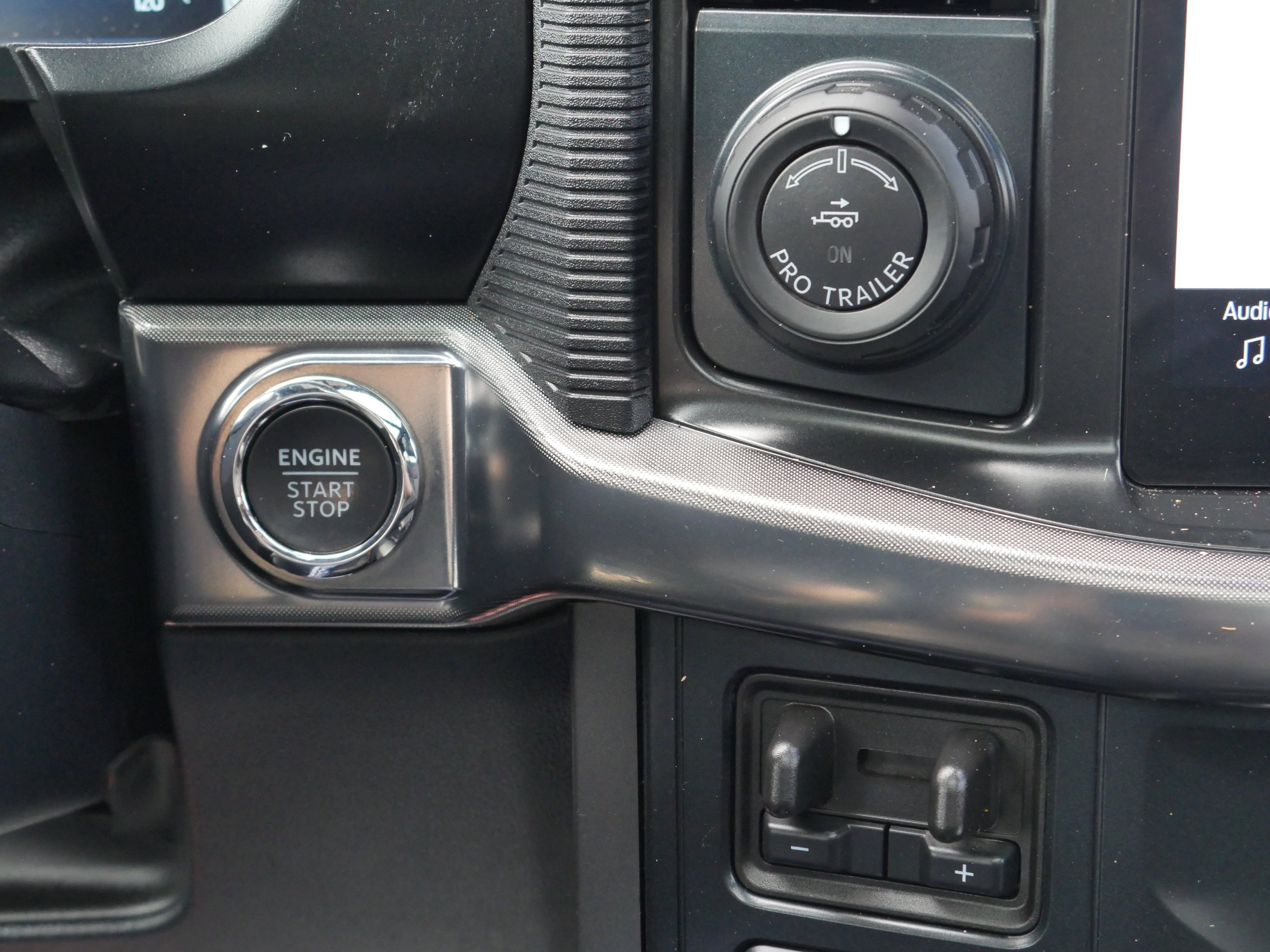 Certified Used 2025 Gray Ford Tremor image 9